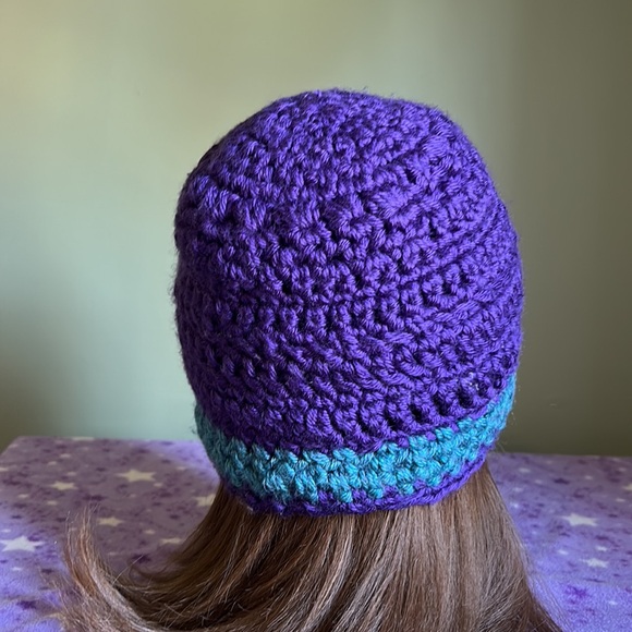 Crochet satin acrylic yarn beanie medium new - Picture 5 of 6